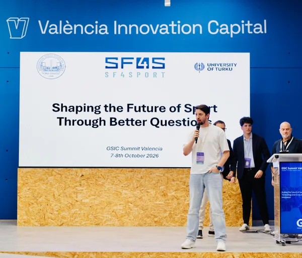 Speaking at the SF4Sport foresight session in Valencia.